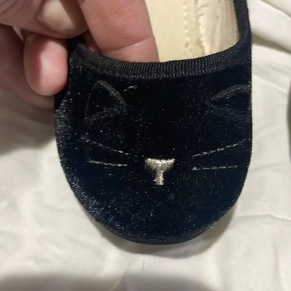 Gap kids 11 black velvet cat shoes with ankle strap rubber soles euc